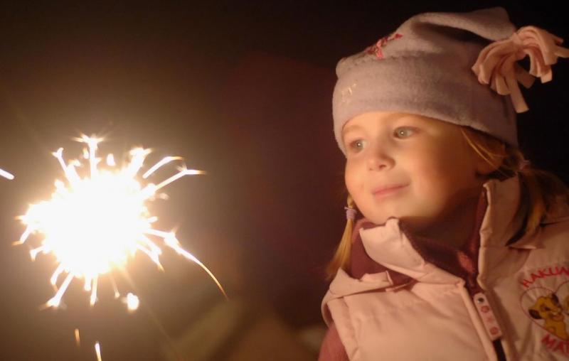 Ура, каникулы! Пиротехника, которую можно запускать с детьми - Бирюсинск | biryusinsk.salutsklad.ru